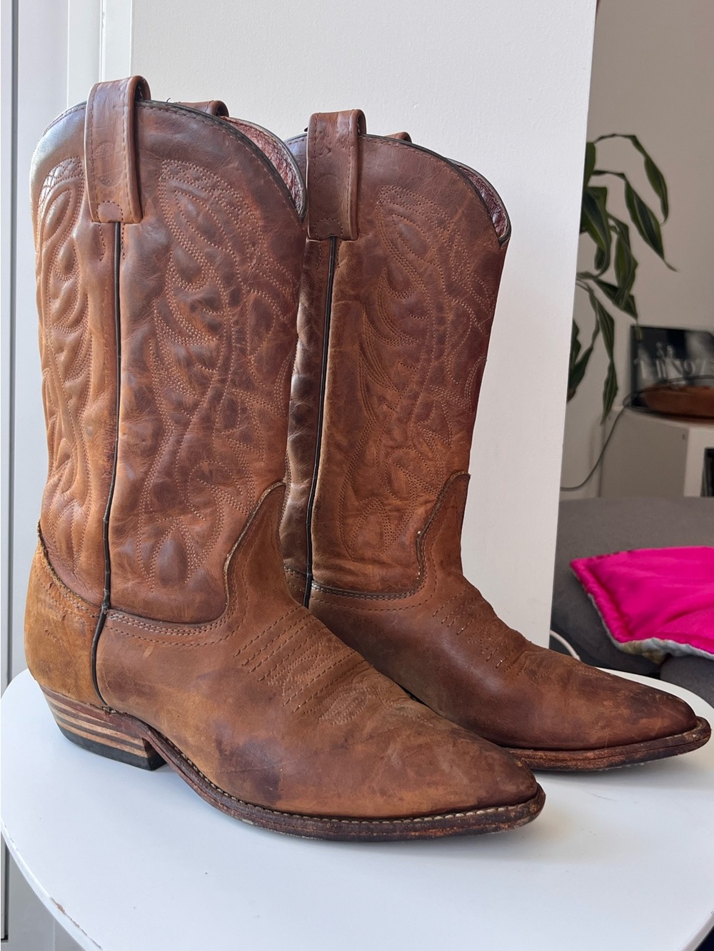 Vintage Genuine Chestnut Leather Women’s Western Cowboy Boots